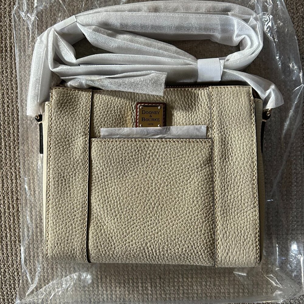 **NWT** Dooney and Bourke White Lexington Crossbody R0862 BO